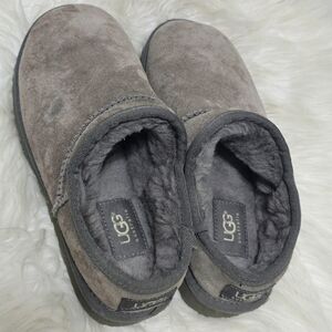 UGG Classic Grey Faux Fur Slippers Size 6.5